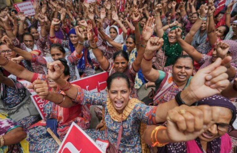 Millions down tools in ‘Bharat Bandh’: a new resounding rebuke to Modi government’s pro-corporate agenda